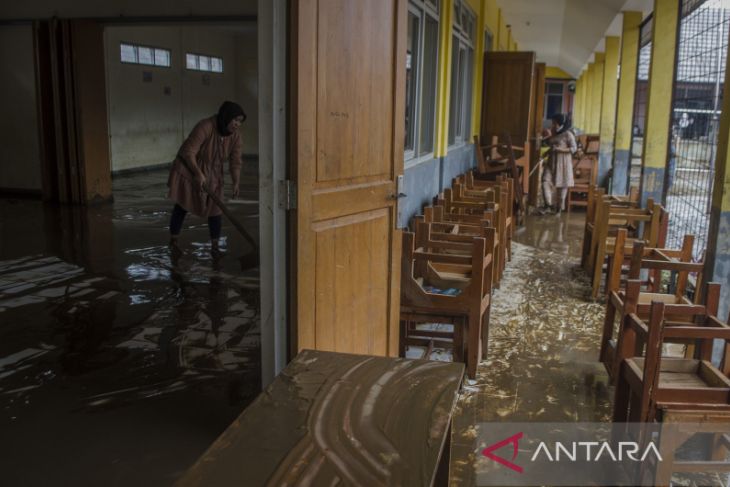 Sekolah terdampak banjir bandang di Garut 