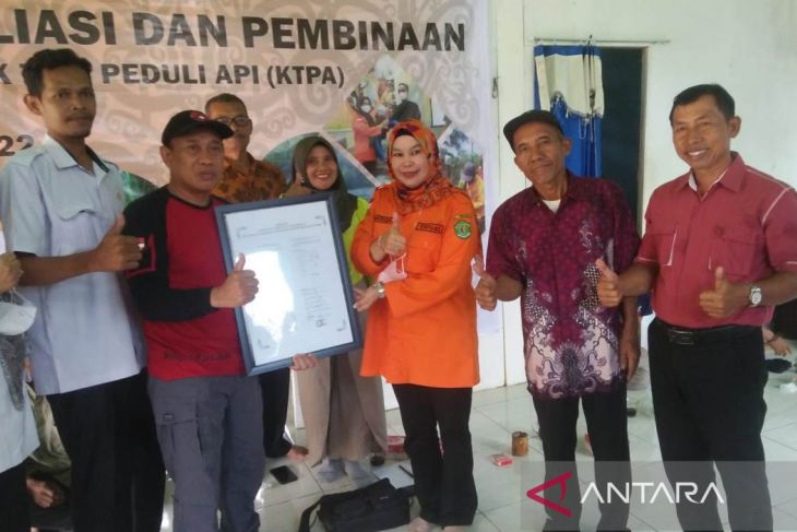 Disbun Kutai Kartanegara minta warga tidak bakar lahan