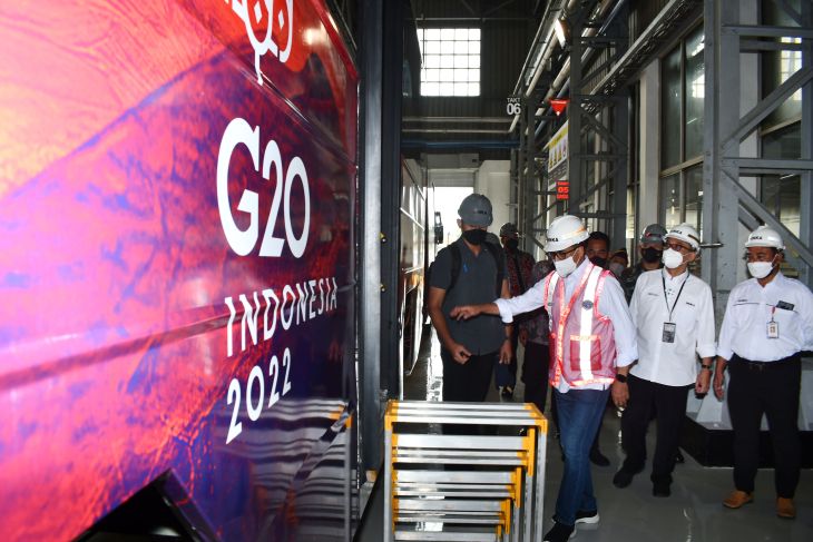 Menteri Perhubungan tinjau Bus Listrik G20