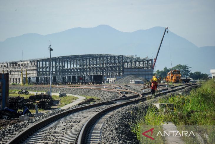 Pembangunan kereta cepat Jakarta - Bandung capai 76 persen 