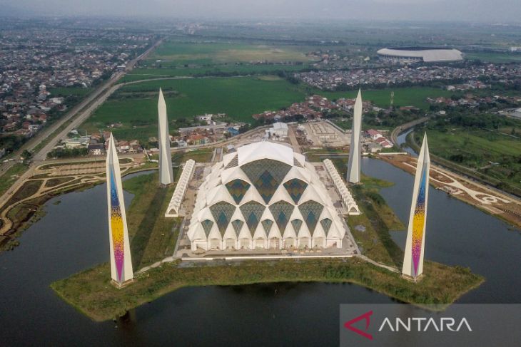 Perkembangan pembangunan Masjid Al Jabbar 