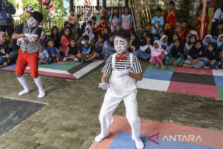 Pentas kreativitas Hari Anak Nasional 