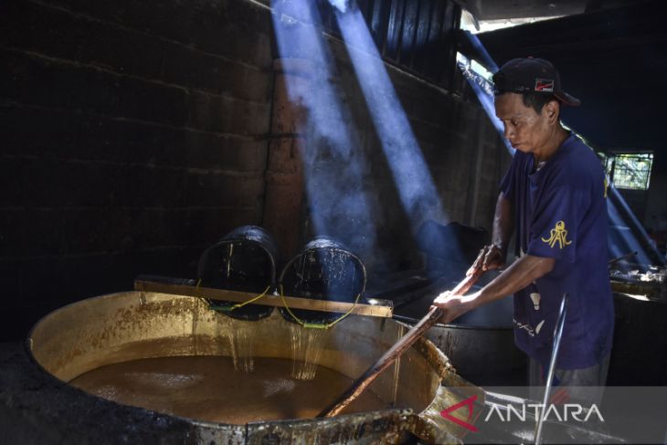 Produksi gula merah pasak