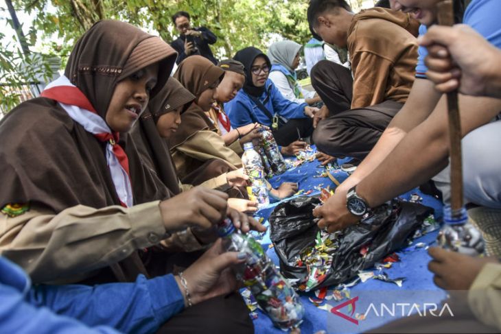 Pelatihan Ecobrick bagi anak berkebutuhan khusus 