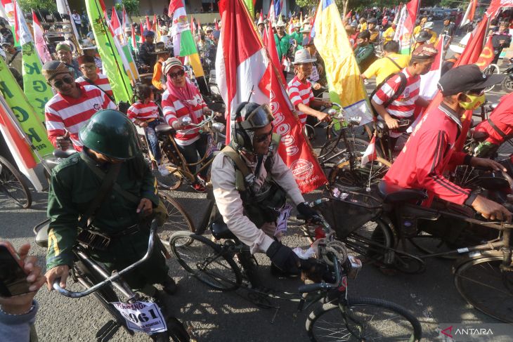 Parade sepeda tua nusantara