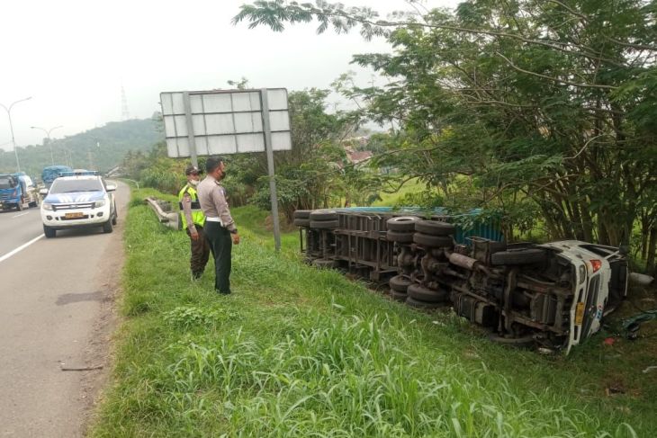 Kecelakaan truk di jalan Tol Tangerang-Merak akibatkan sopir tewas