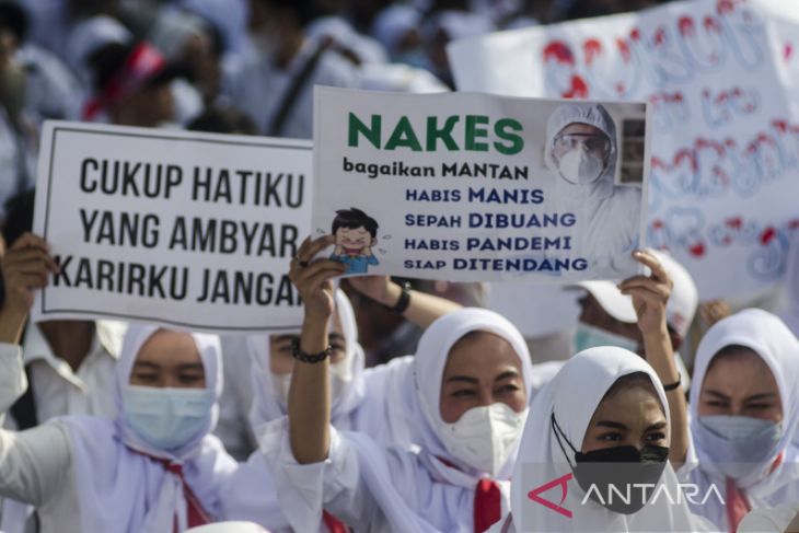 Unjuk rasa tenaga kesehatan honorer di Bandung 