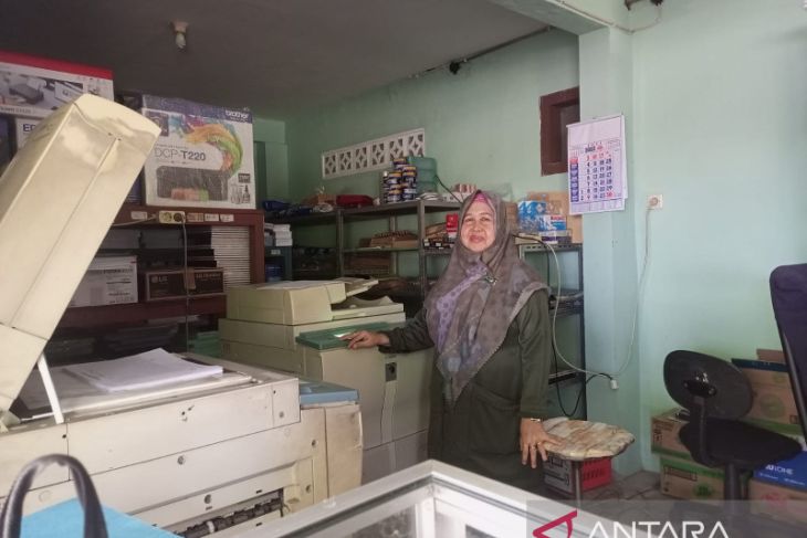 Maria bisa miliki mesin foto kopi untuk pengembangan usaha setelah jadi mitra binaan PT Timah Tbk