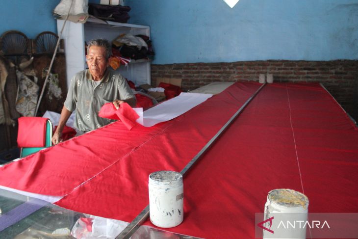 Perajin bendera di Jombang