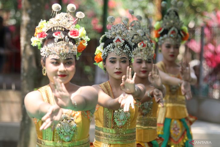 Tradisi basuh lingga Candi Dorok