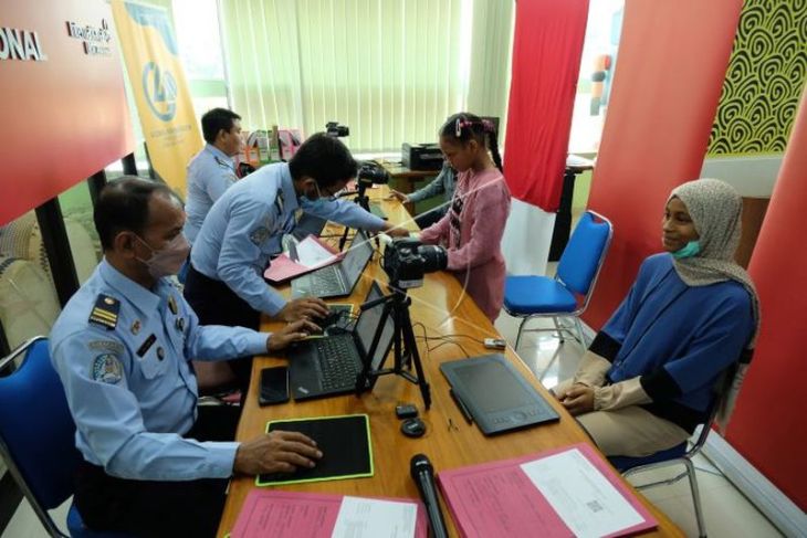 Layanan izin tinggal mahasiswa asing dan keluarganya