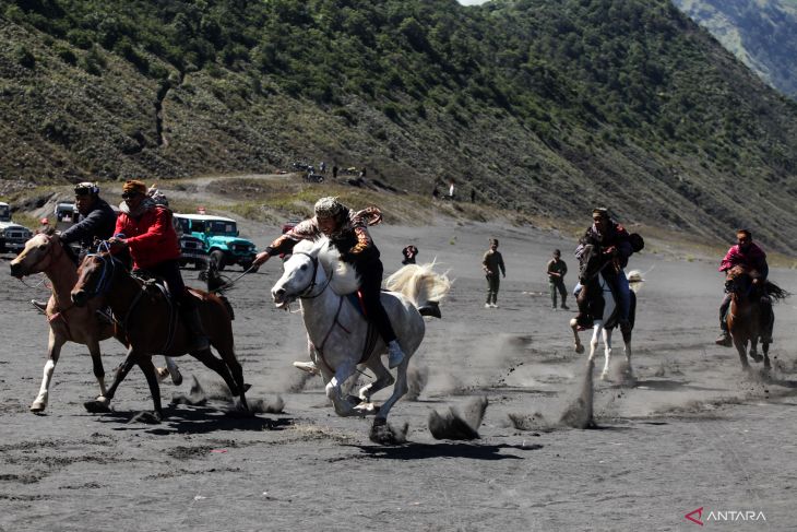 Pacuan kuda di Bromo