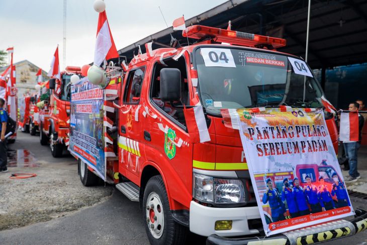 lima damkar di kota medan ikuti lomba hias armada hut kemerdekaan antara news sumatera utara