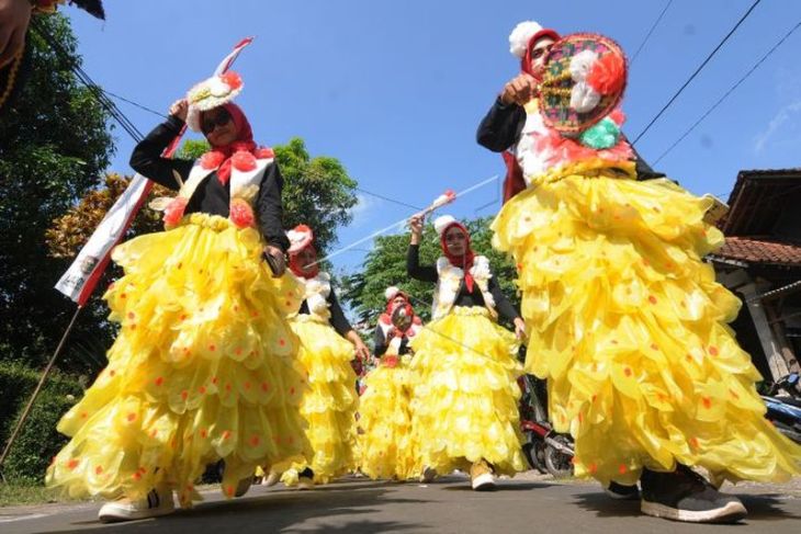 Karnaval budaya memperingati HUT RI