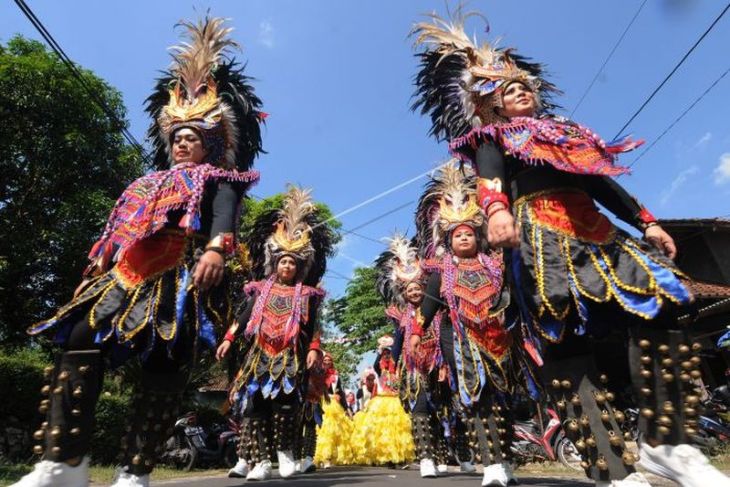 Karnaval budaya memperingati HUT RI