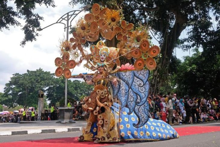 Karnaval kostum kreasi di Wonosobo