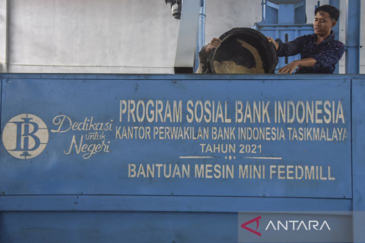 Bantuan pengolahan pakan ayam