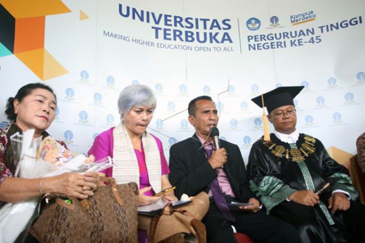 Wisuda Almarhum Brigadir Yosua Di Universita Terbuka