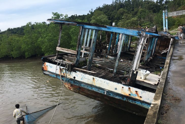 Kapal ikan bantuan pemerintah terbengkalai