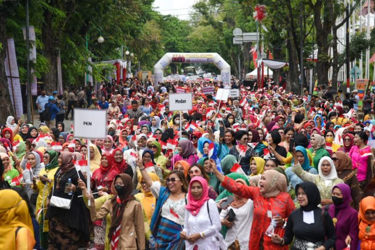 Parade Berkebaya Nusantara Goes to UNESCO
