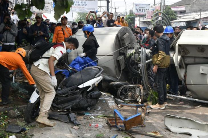 10 tewas pada kecelakaan truk di Bekasi