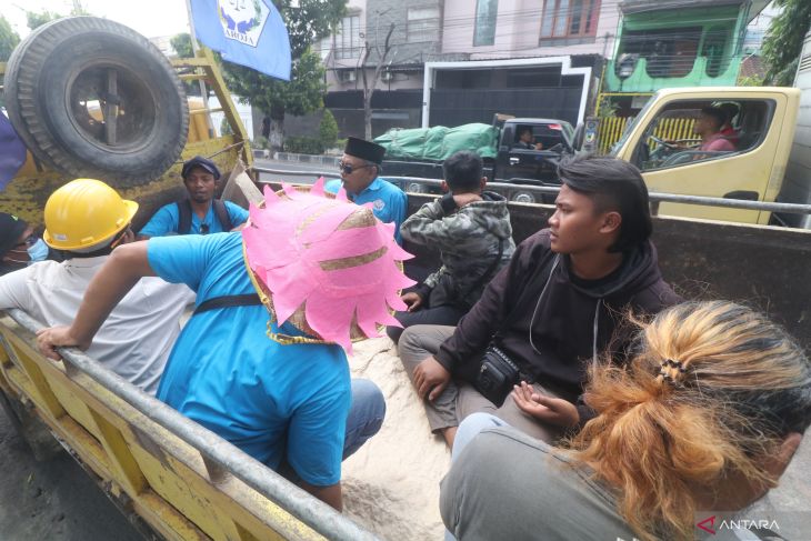 Unjuk rasa tuntut penertiban tambang pasir ilegal