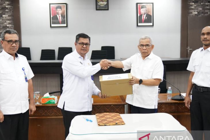145 berkas arsip statis DPRA diserahkan ke Pemerintah Aceh