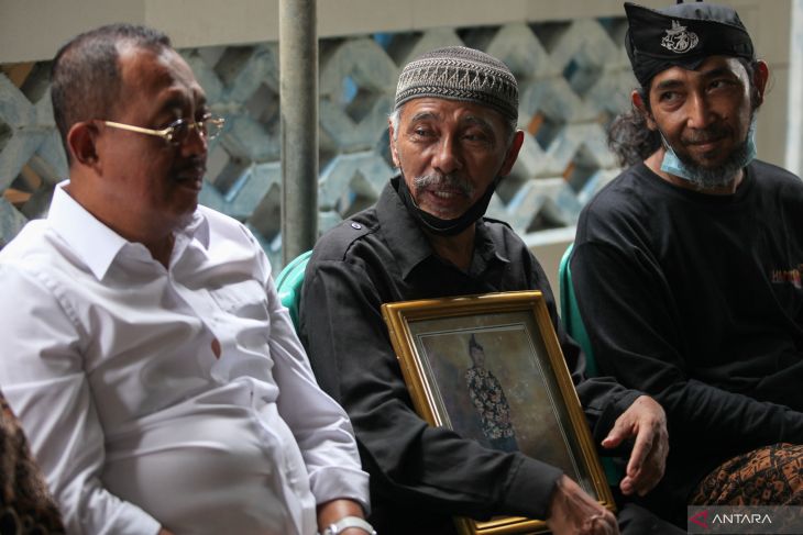 Pemakaman seniman ludruk Cak Sapari