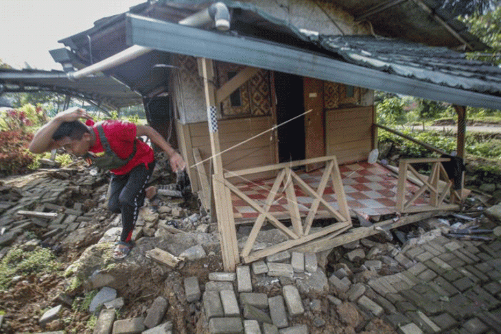 Bencana tanah bergerak di Bogor