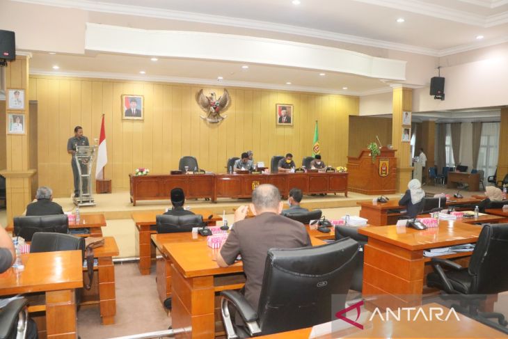 Fraksi-fraksi DPRD Banjarbaru tanggapi raperda APBD 2023