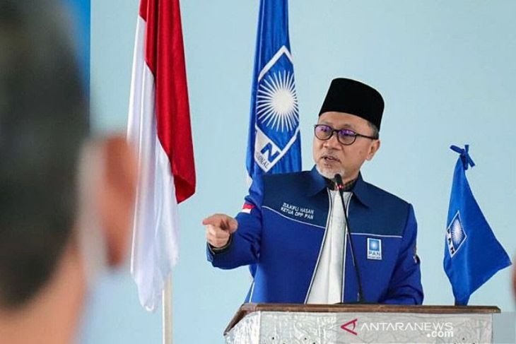 Ketua Umum PAN Zulkifli Hasan PAW anggota DPRD  Kota Medan