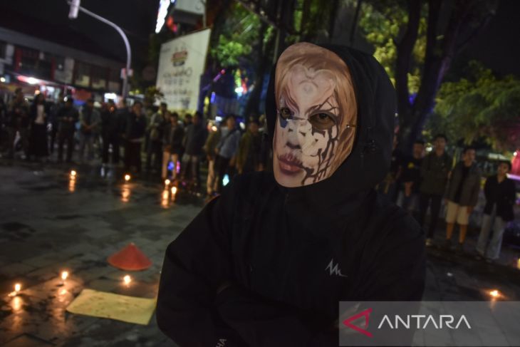 Aksi teaterikal nyalakan seribu lilin 