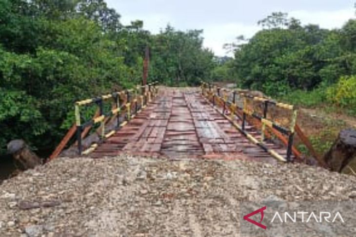 Pembangunan jembatan Entipan geliatkan ekonomi Kapuas Hulu
