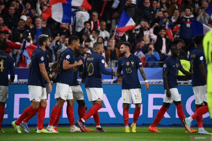 Gol Mbappe dan Giroud bantu Prancis kalahkan Austria 2-0