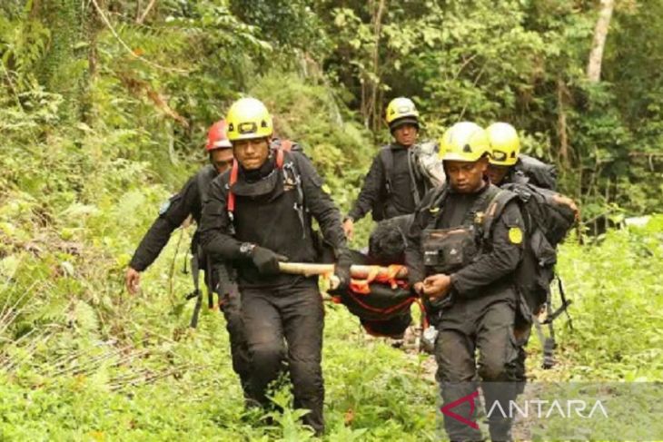 Latihan SAR hutan gunung guna tingkatkan kemampuan navigasi darat rescuer