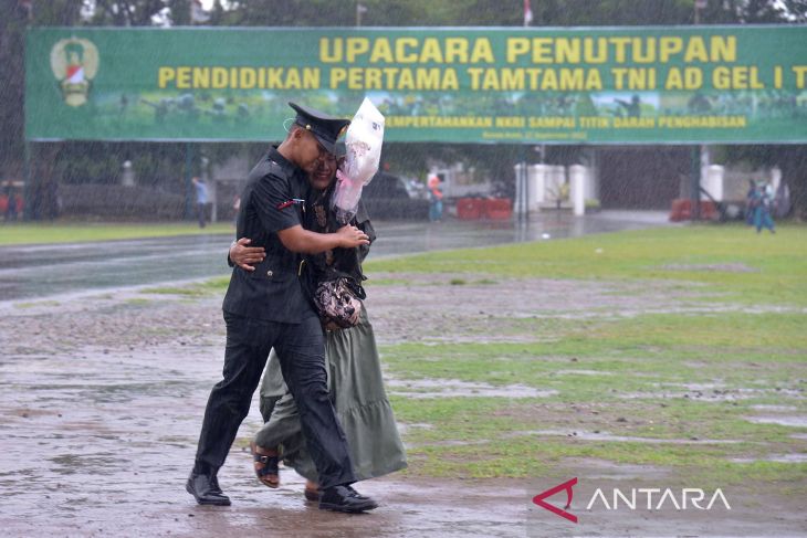 Upacara penutupan pendidikan tamtama TNI AD