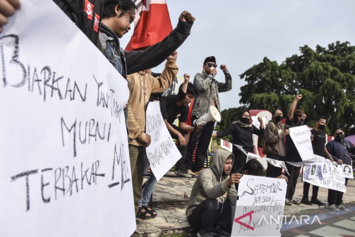 Unjuk rasa penuntasan kasus pelanggaran HAM di Ciamis