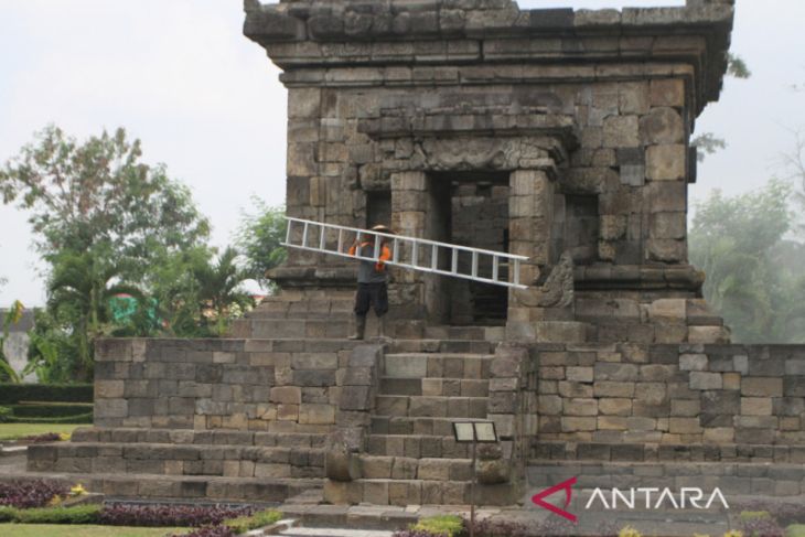 Perawatan Candi Badut