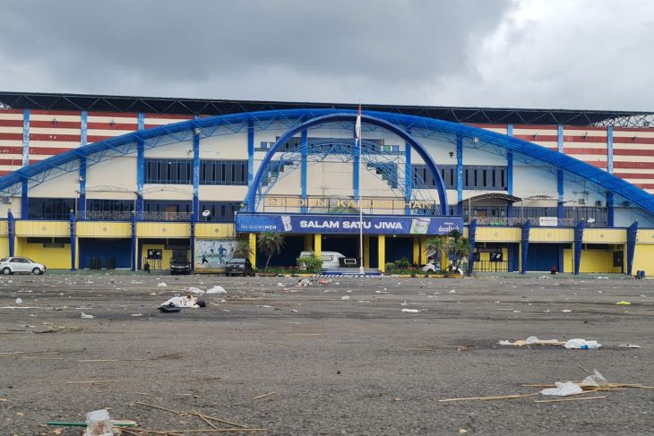 Begini cerita penjaga warung depan stadion saat tragedi Kanjuruhan