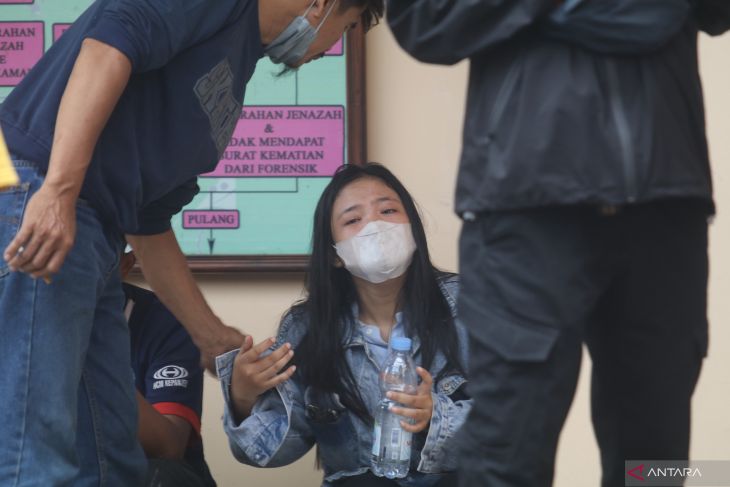 Keluarga korban kerusuhan suporter di Malang