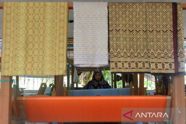 Peningkatan usaha UMKM songket di Aceh