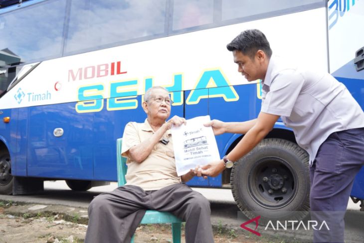 Bringing health services closer to residents, PT Timah Tbk’s healthy car visited Rajik village in South Bangka