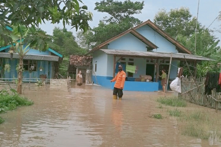 Banjir Di Desa Karangligar Karawang Mulai Surut - ANTARA News Megapolitan