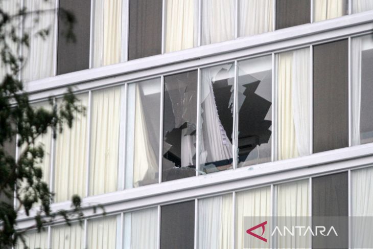 Dampak angin puting beliung di Sidoarjo