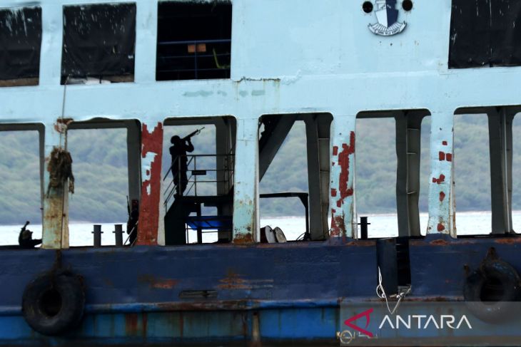 Simulasi pengamanan Selat Bali 