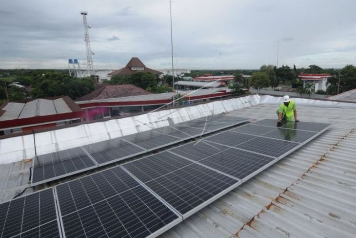 Penggunaan panel surya di SPBU