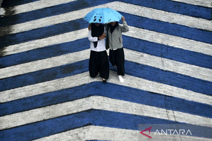 BMKG prakirakan hujan dan cuaca berkabut terjadi di sejumlah daerah