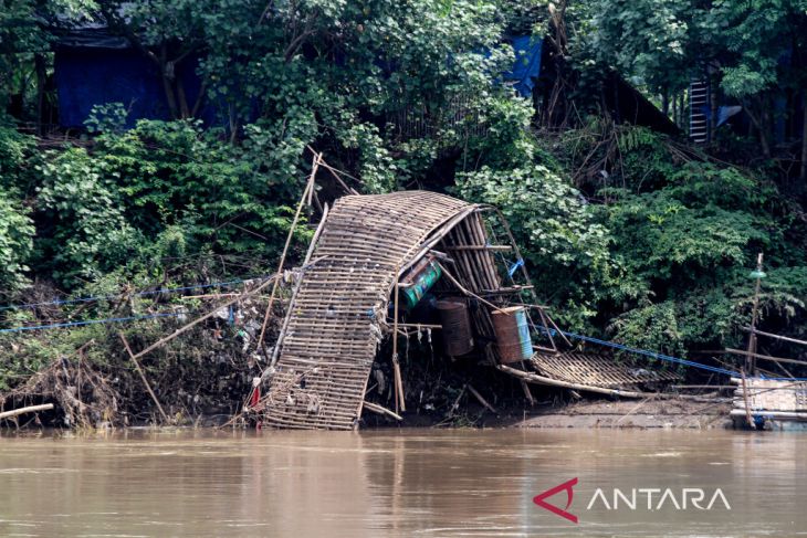 Jembatan rusak di Mojokerto