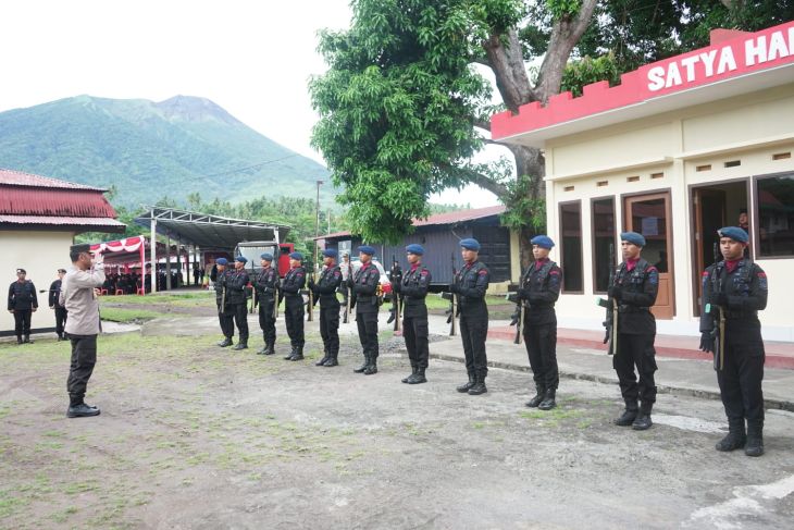 100 Personel Brimob Maluku Utara BKO Ke Papua - ANTARA News Papua Barat