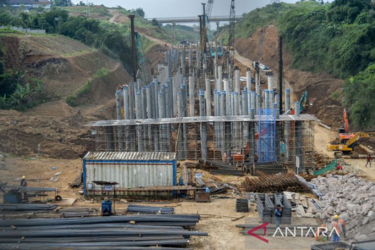 Proyek jalan tol Bocimi 